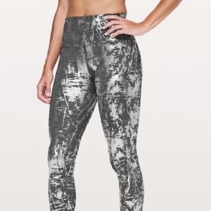 Lululemon Winder under, full luxtreme size 6